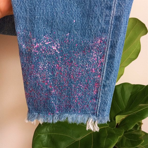 Levi's Premium Wedgie Distress Frayed Hem Jean - Picture 5 of 11